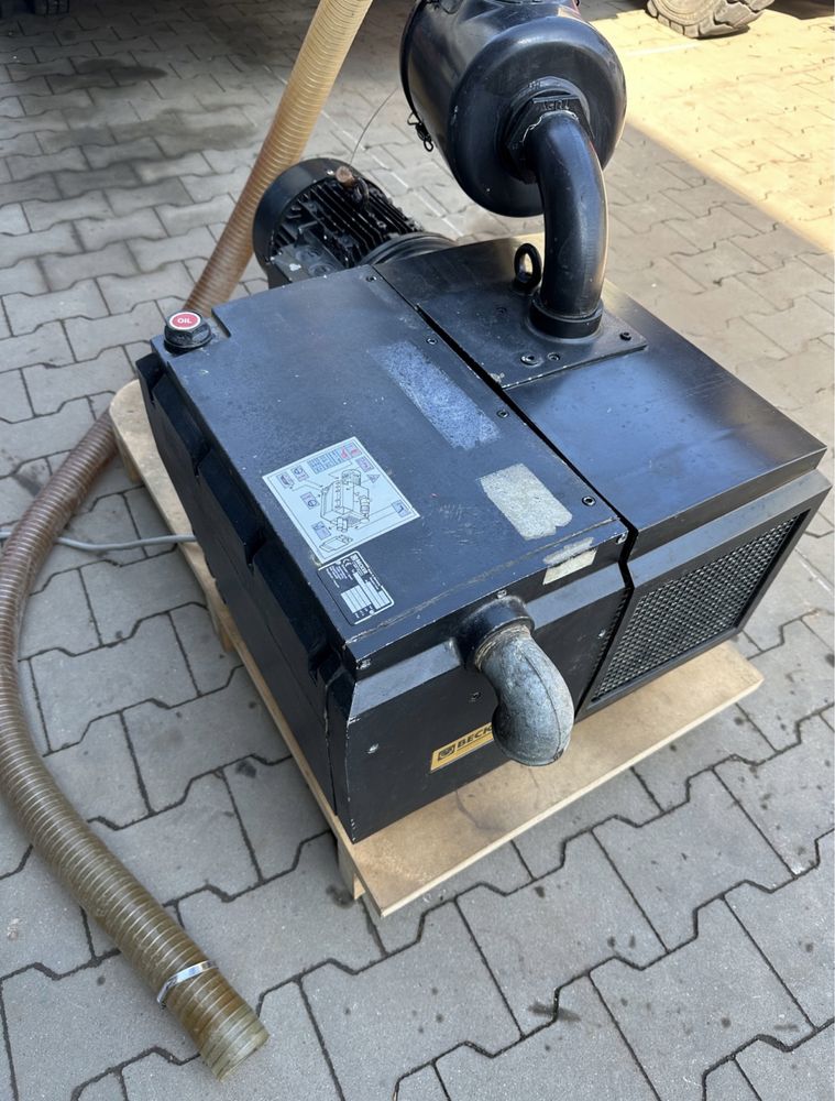 Pompa próżniowa Becker U4.190 SA/K CNC 184/200 m3/h 3 mbar