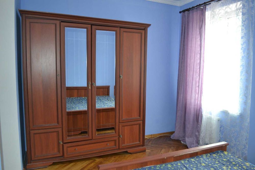 Окрема кімната для хлопця в  цетрі