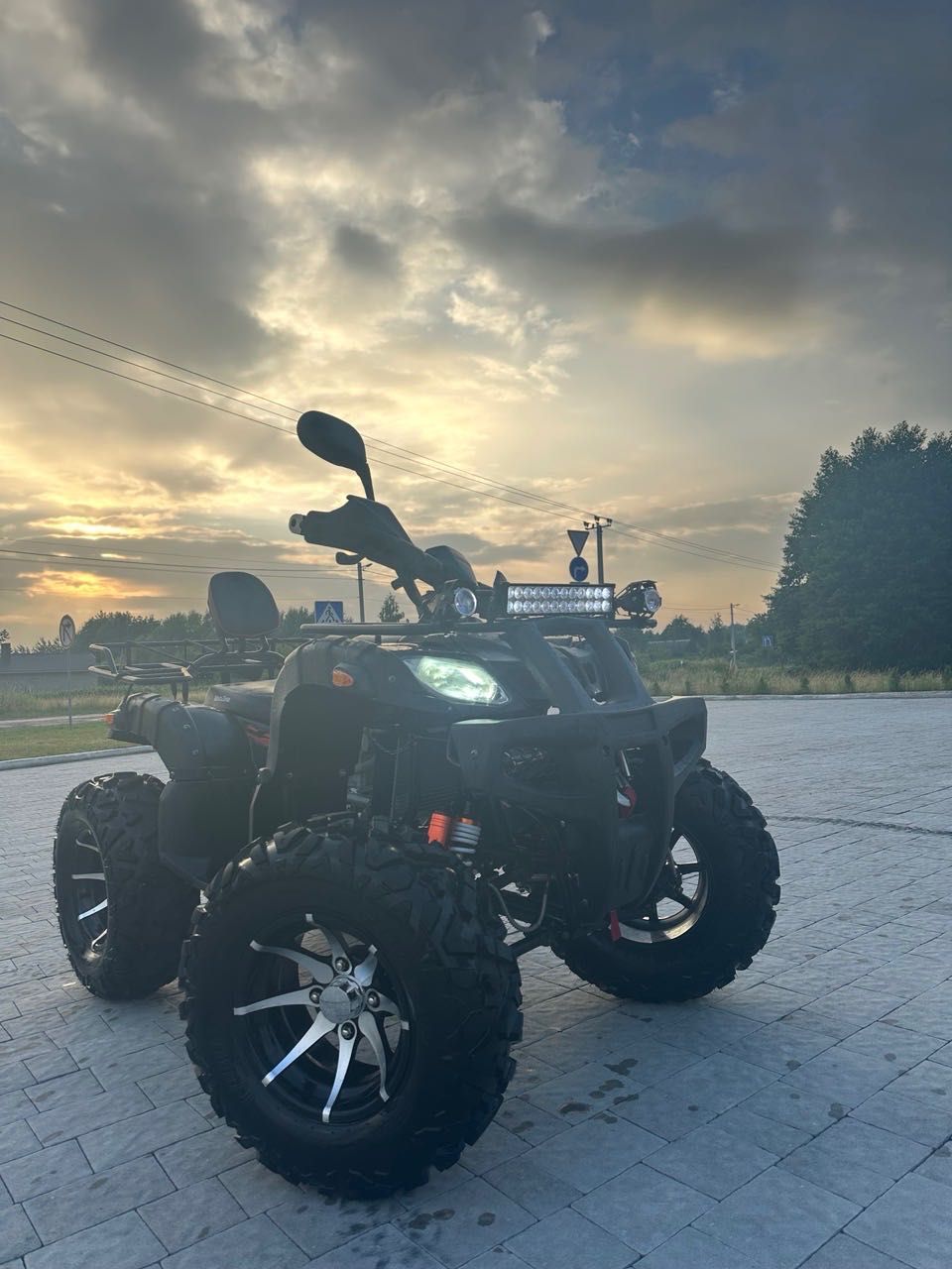 Квадроцикл хамер250