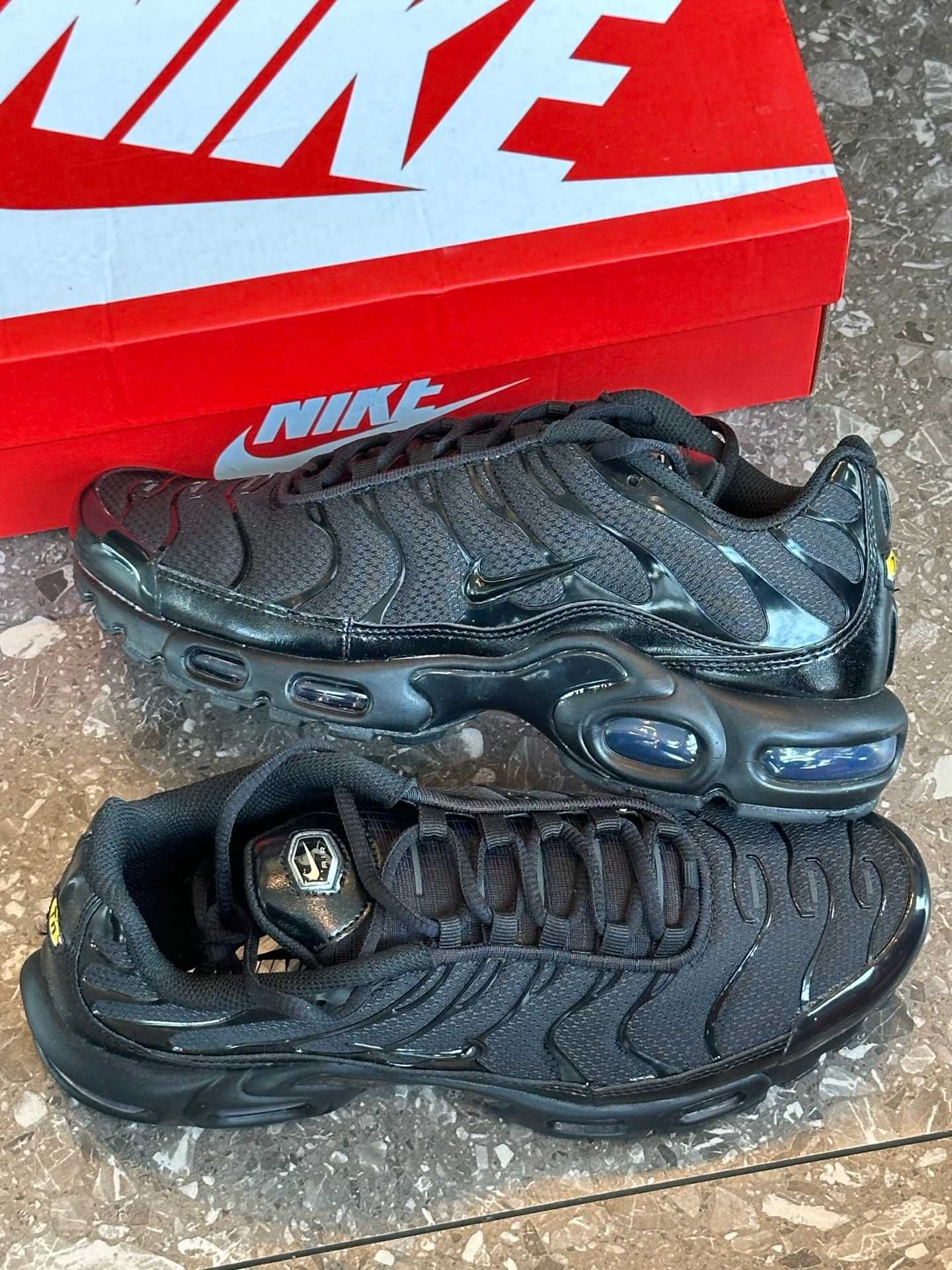 Nike Air Max Plus czarne oryginalne unisexTrampki R39