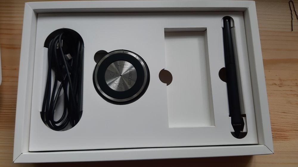 Графічний планшет Wacom Intuos Pro S Bluetooth Black (PTH460K0B)