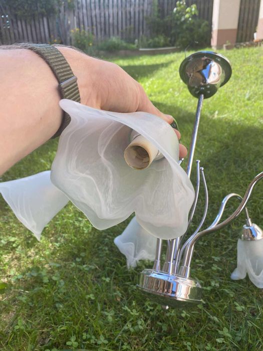 Srebrny duży żyrandol pieciokloszowy