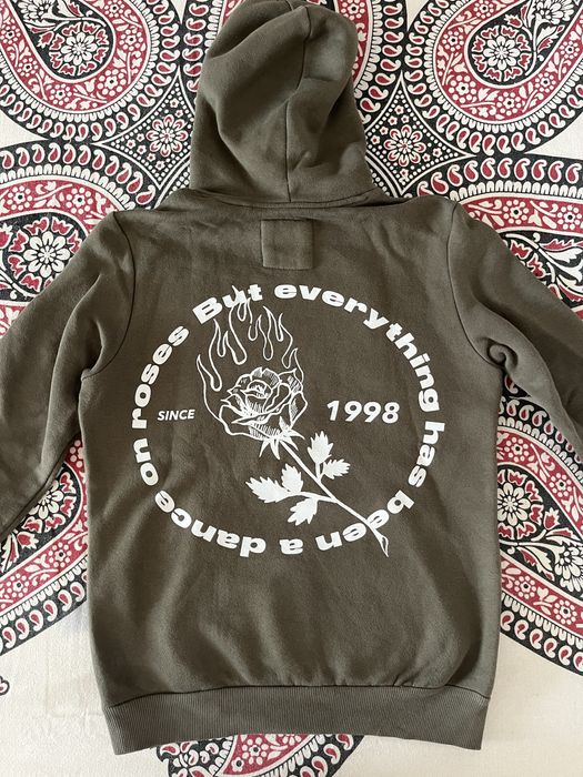 Sweatshirt verde seco estampada | Bershka (XS)