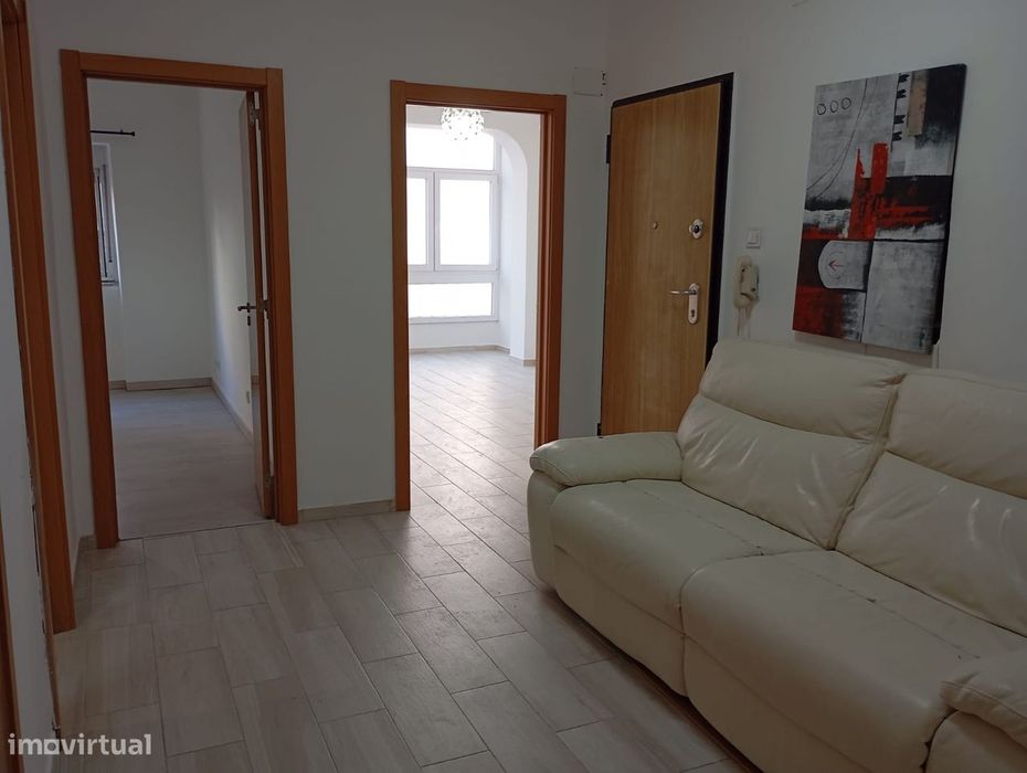Apartamento para arrendar Brandoa
