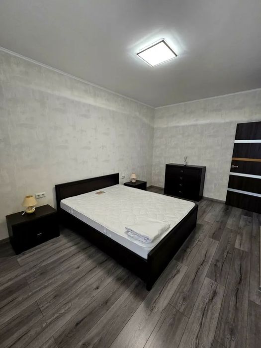 Сдам 2х кімнатну квартиру вул. ВОСКРЕСЕНСЬКА 18Б  жк Паркові озера