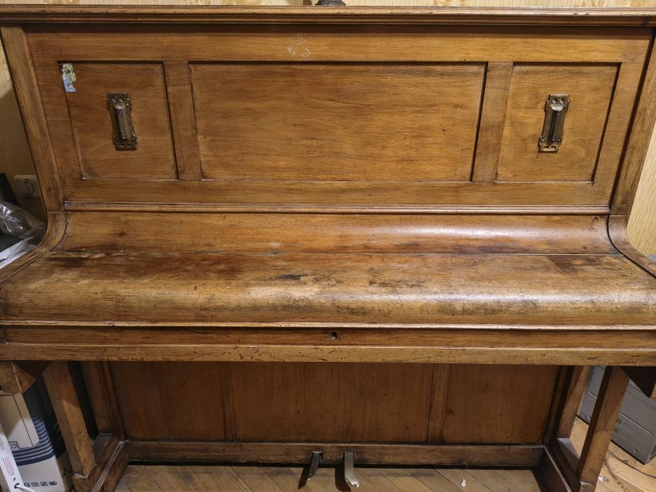 Антикварне піаніно Uebel & Lechleiter