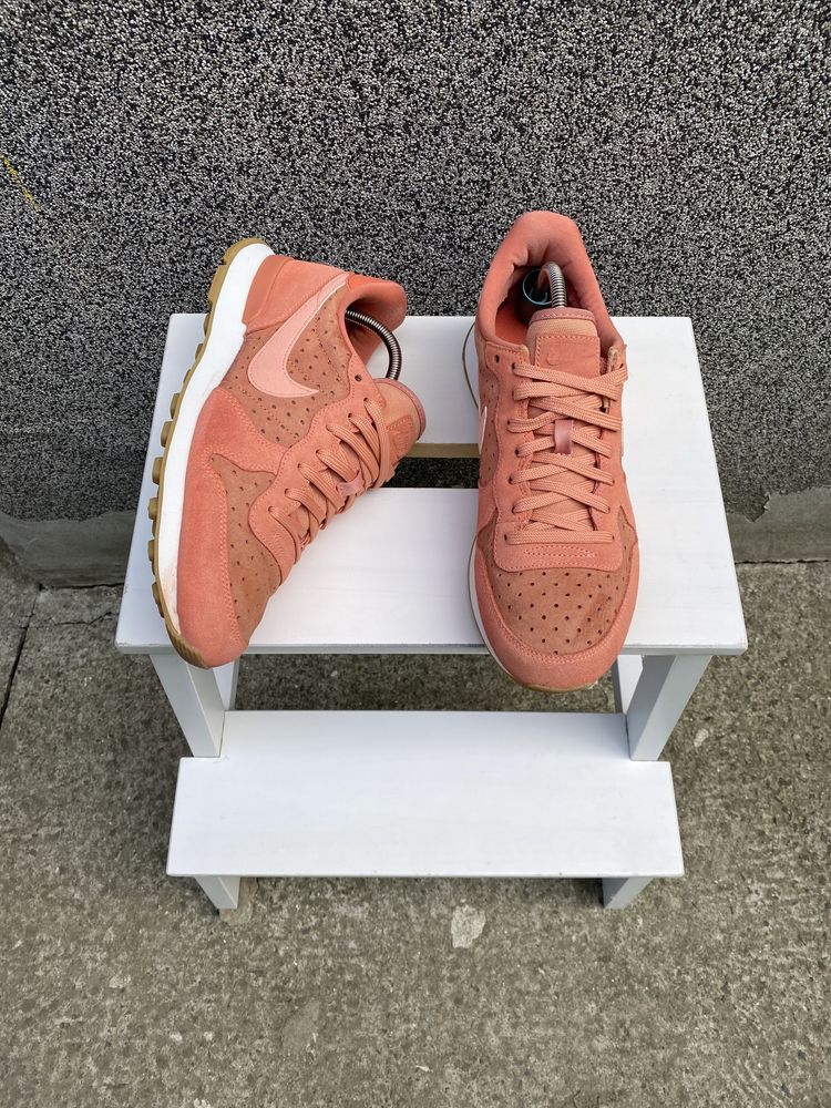 Оригінал кросівки Nike Internationalist Premium 828404-602 40р 25,5см