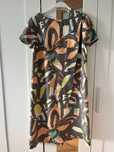 Sukienka jedwabna we wzory z paskiem. 100%silk. Firma Episode.