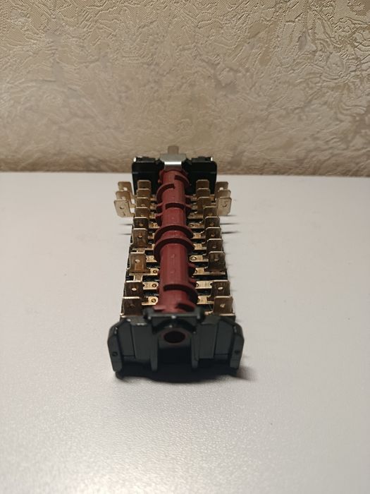 Перемикач 9- ти (8+0) позиційний (11+10) контактів - духовки Pyramida