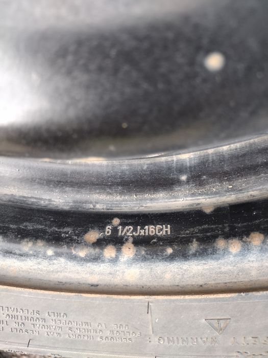 Komplet kuł z oponami