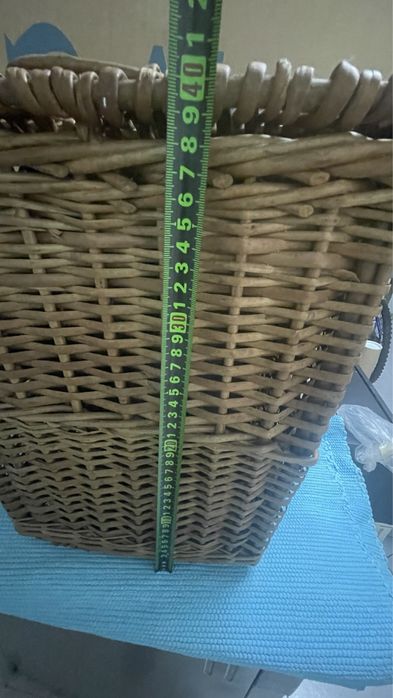 Cesta de verga com fecho e pegas laterais