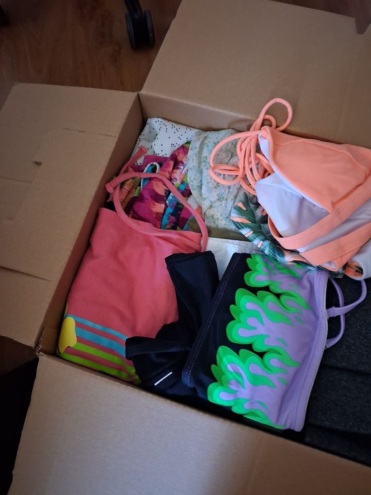Box karton ubrań damskich