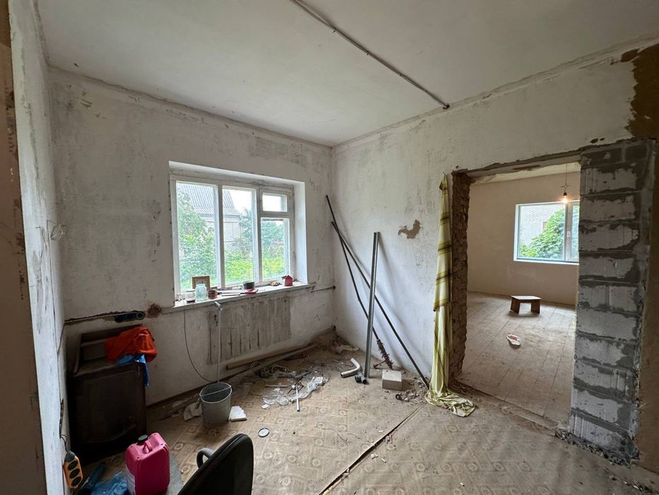 Продаж великого будинку в селищі Ружин Житомирська обл. 150 км до Київ