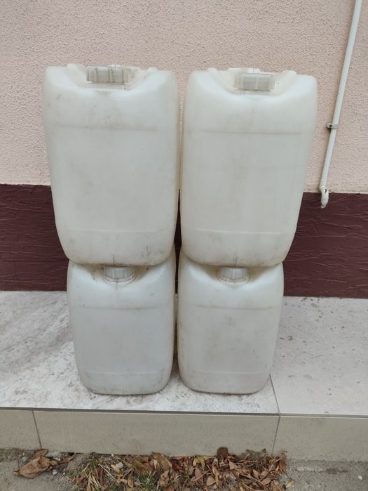 Пластиковая ёмкость