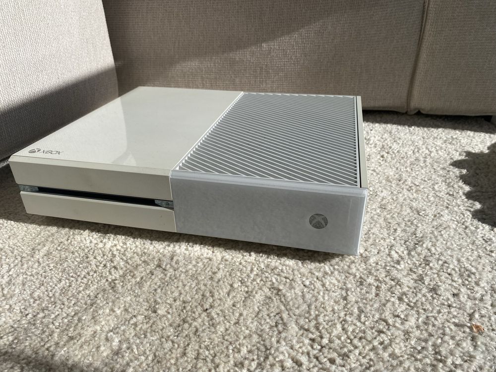 Microsoft XBOX ONE (SUNSET OVERDRIVE Special Edition) em branco