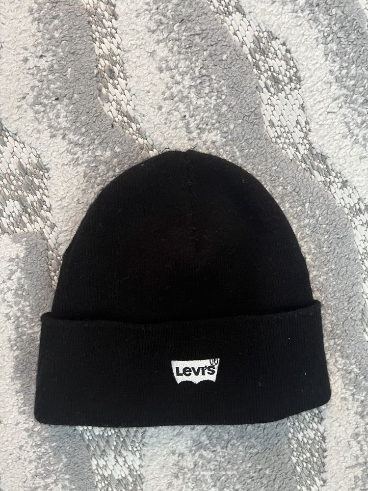 Шапка levi’s
