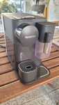 Maquina de Café Delonghi Nespresso Lattissima One