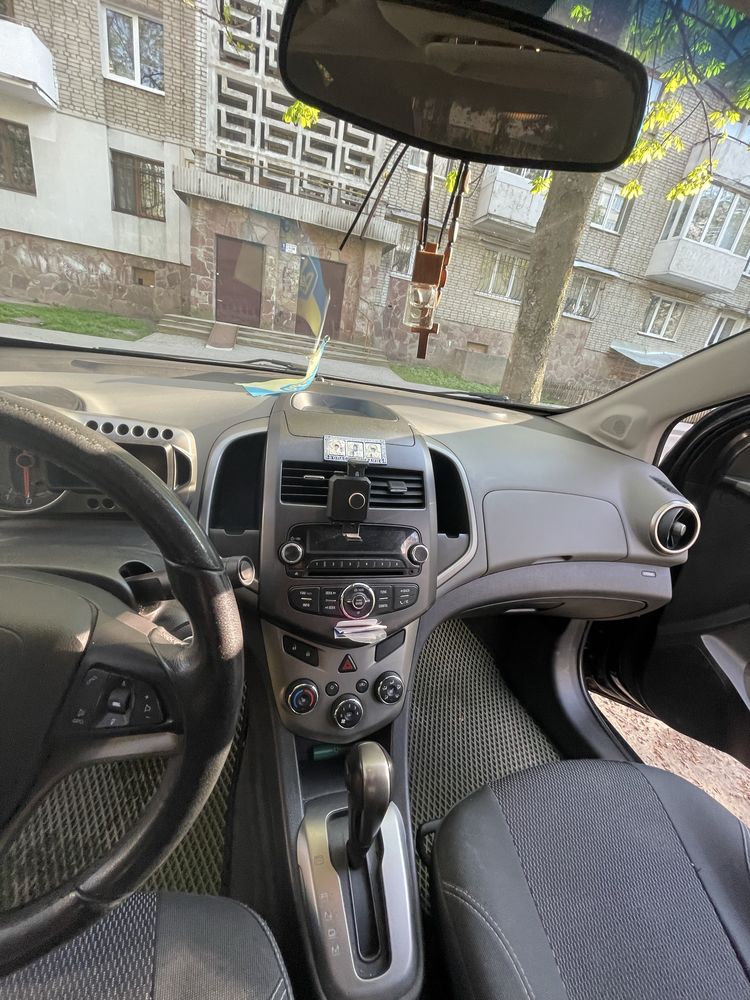 Chevrolet Aveo 2012 , 1,6 бензин ,автомат