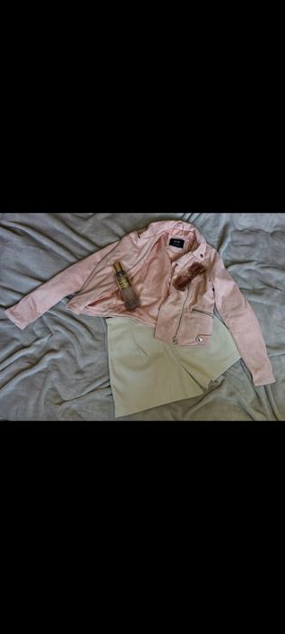 Pudroworóżowa ramoneska Bershka XS, zamszowa, elegancka