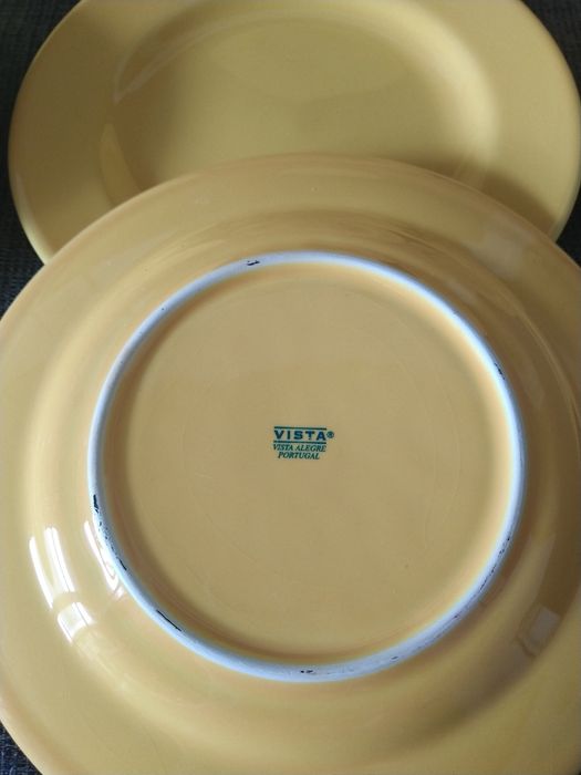 Pratos porcelana amarela Vista Alegre 7 unid.