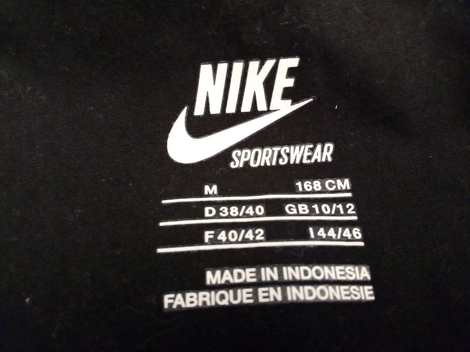 Nike damska kurtka, wiatrówka M, jak nowa