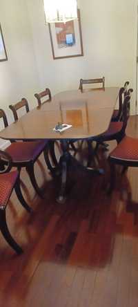 Mesa de jantar antiga, estilo inglês com 8 cadeiras