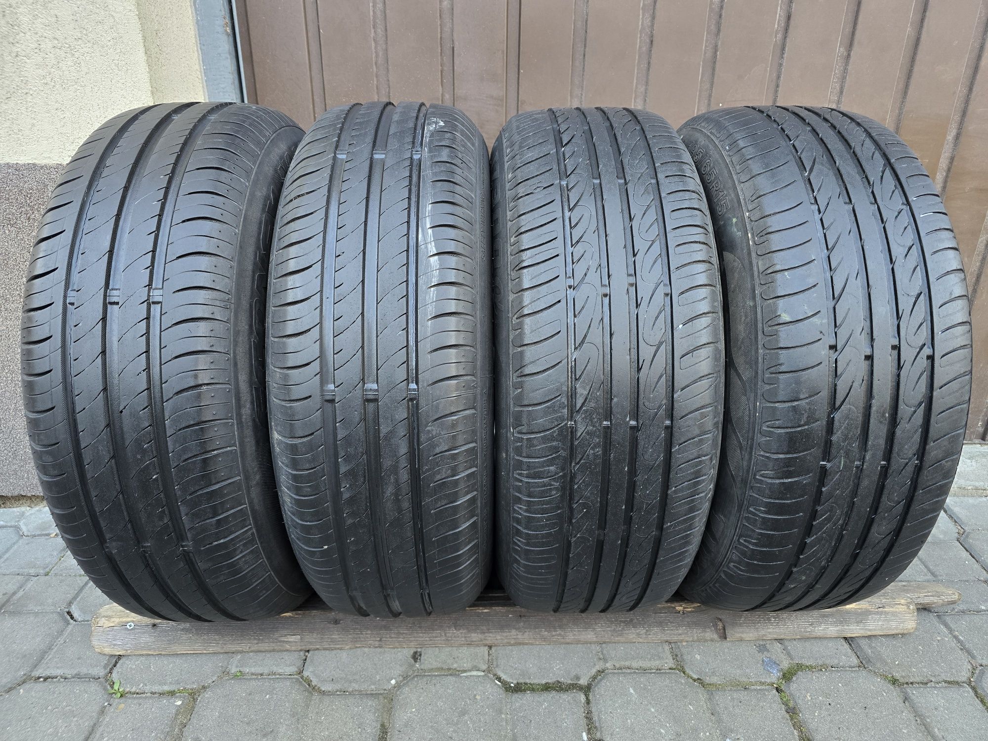Felgi z oponami 195/65R15 VW Golf 4 5x100 New Beetle Audi A3 Octavia 1