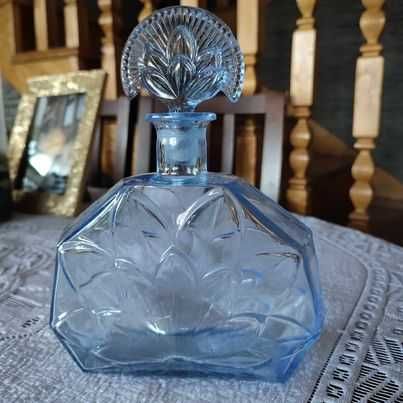 Niebieska karafka w stylu Art Deco