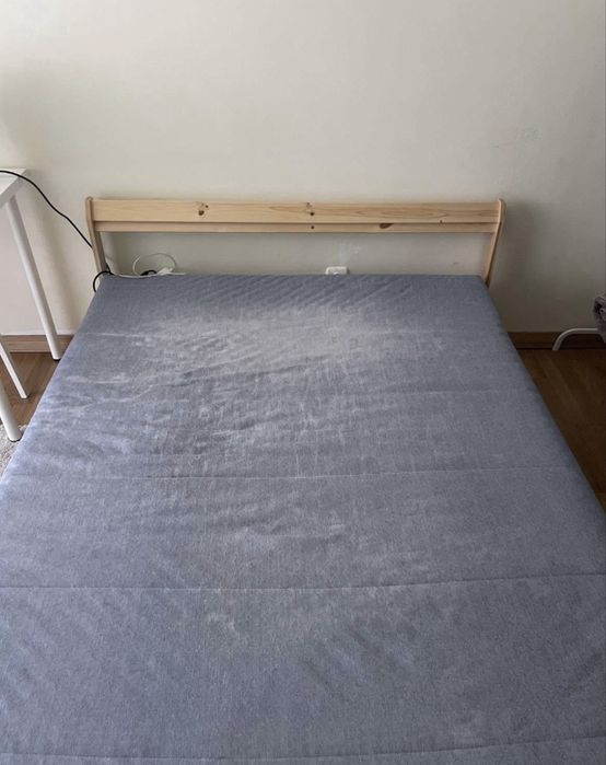 Cama e colchão IKEA