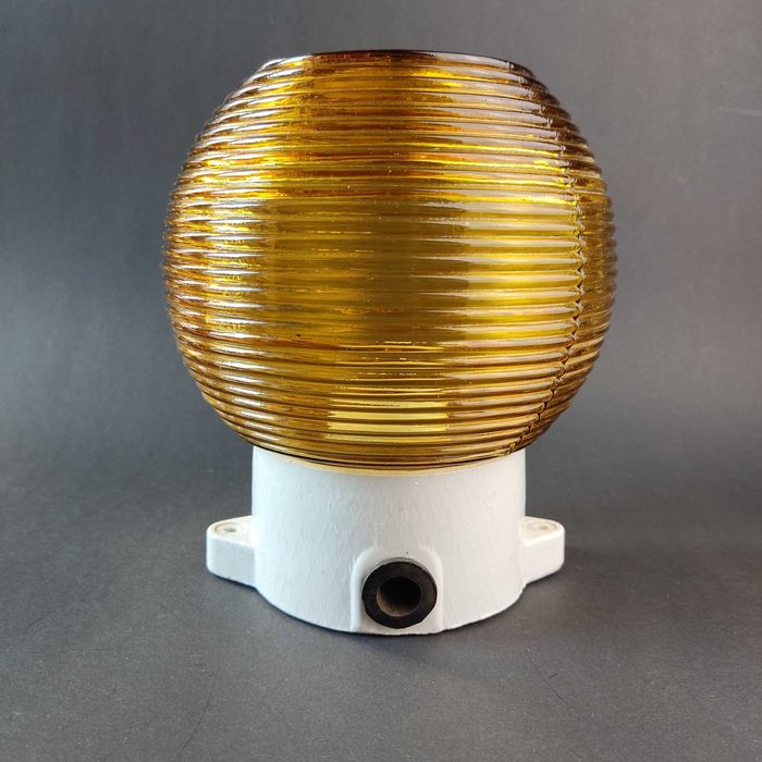 Plafon szklany miodowy na podst. ceramicznej - stan idealny - lata 70