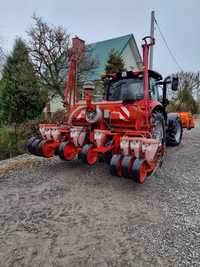 Becker Siewnik do kukurydzy 8 rzędowy hydraulicznie rozkładany.