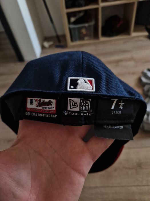 Czapka z daszkiem twarda