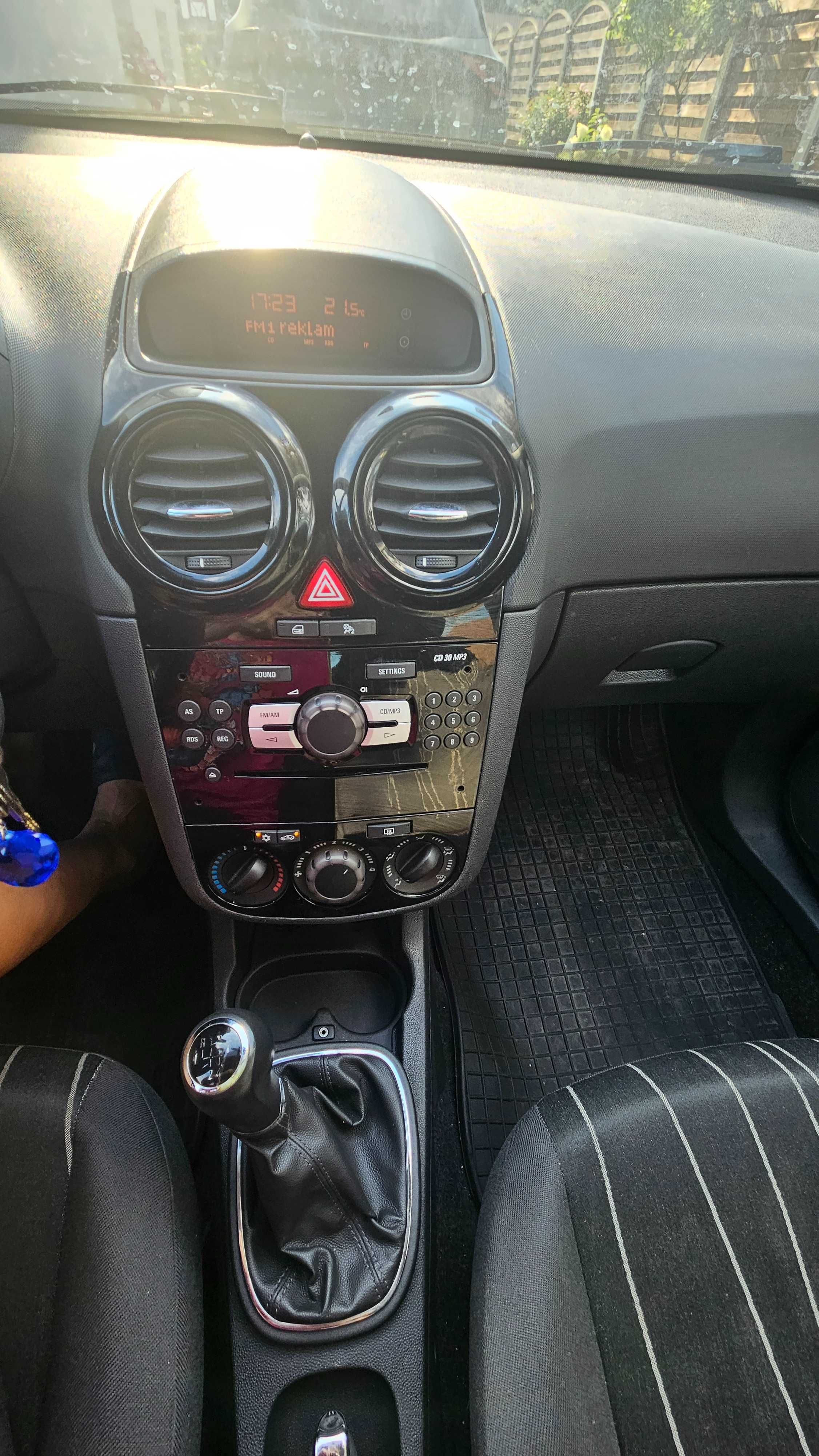 Opel Corsa D 2010 r