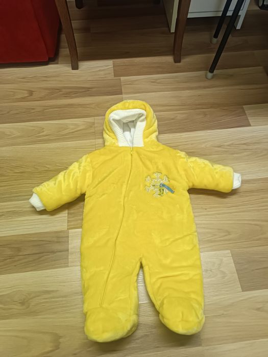 Продам  комбінезони на дівчинку