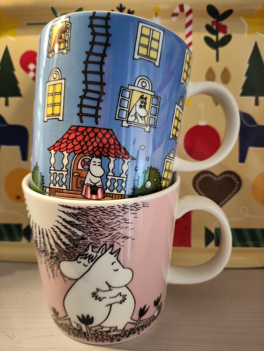ARABIA MOOMIN Muminki 2kubki niebieski domek i różowy z serii Miłość