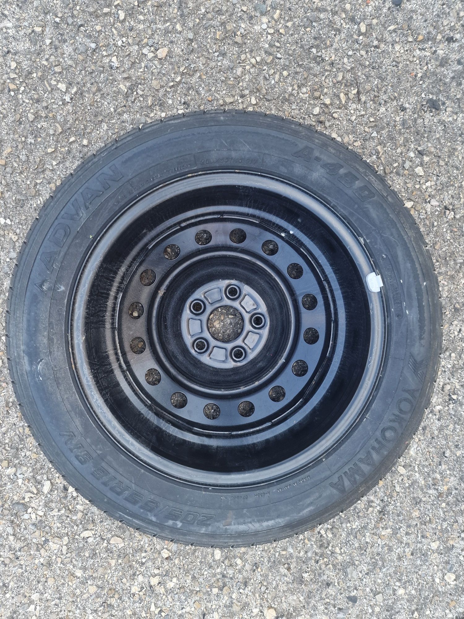 Pneu e jantes YOKO HAMA 205/55 R16 91V

805/55 R16 91V