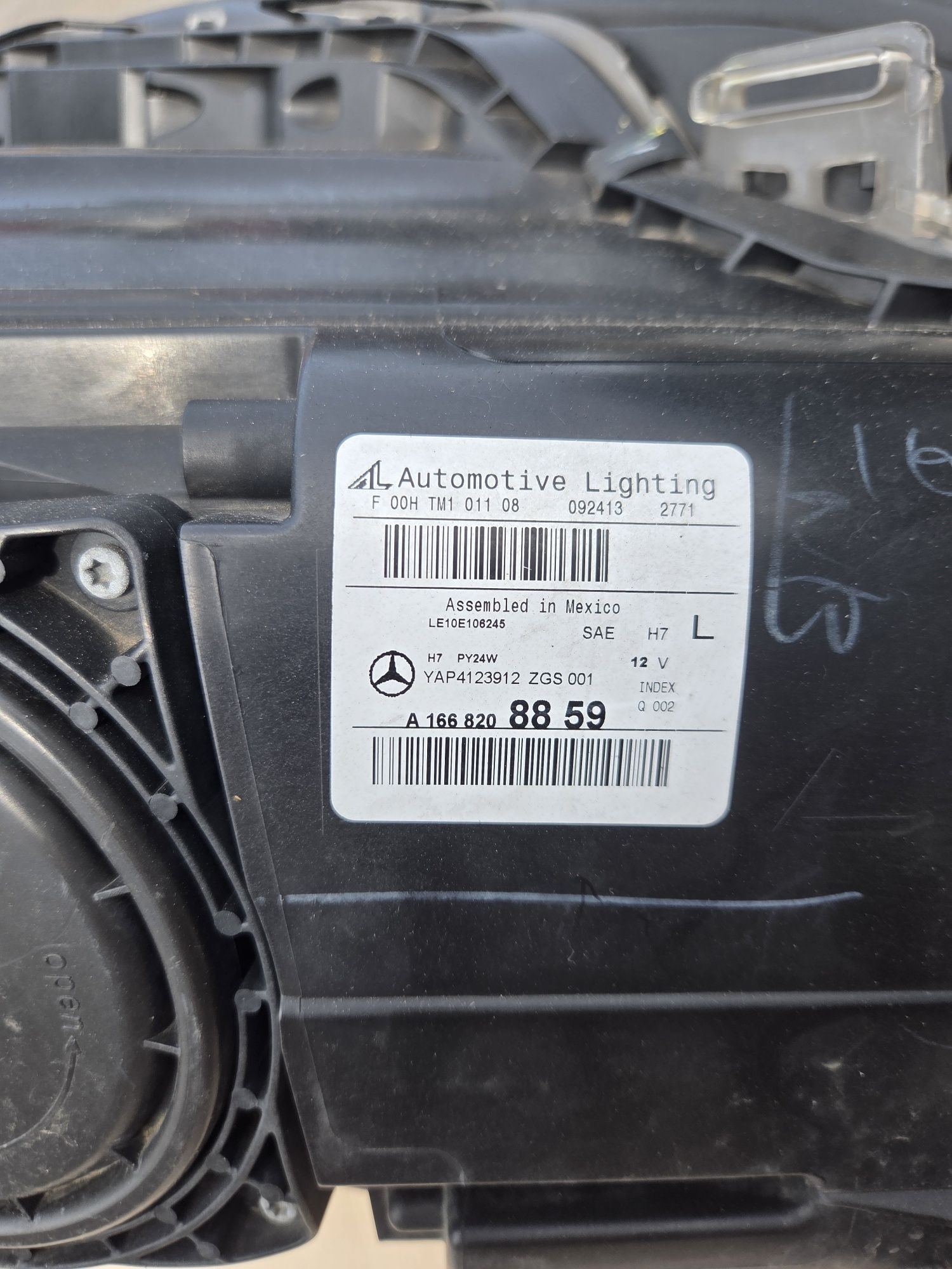 GL x166 w166 lampy przód, całe