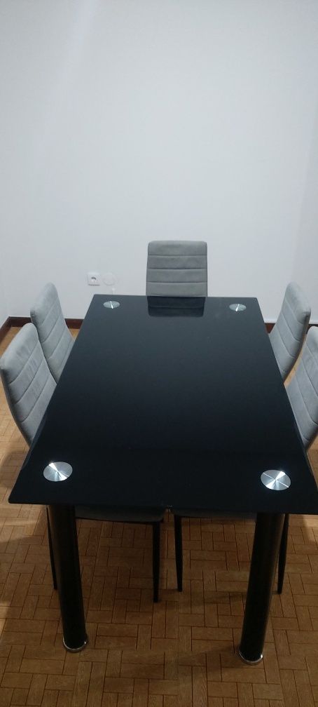 Mesa em vidro como nova