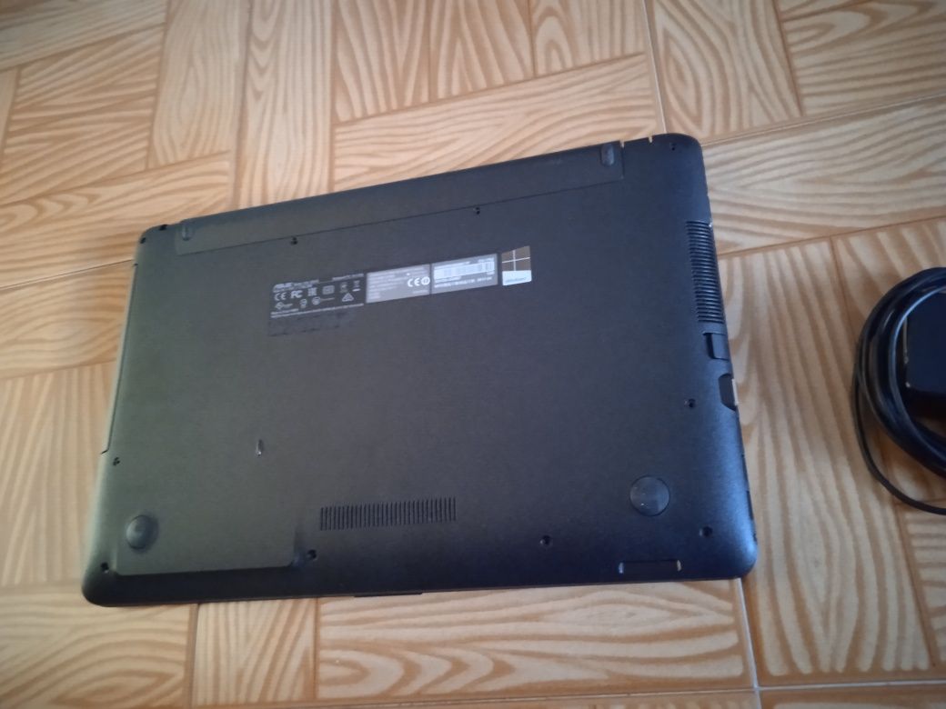 Computador portátil ASUS D541S