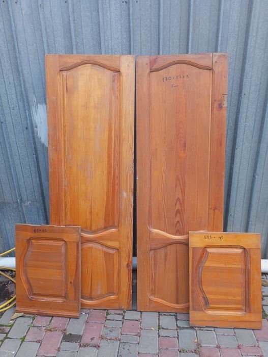 Продам две двери размером 170*57*3 и две филенки к ним.