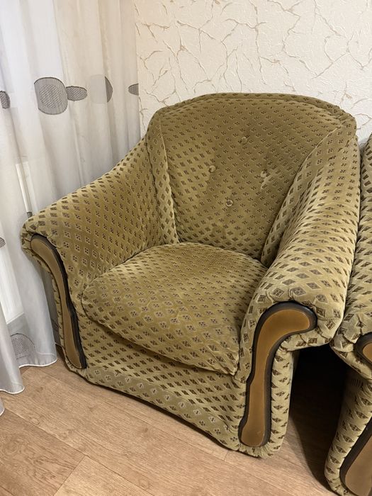 Продам диван та 2 крісла