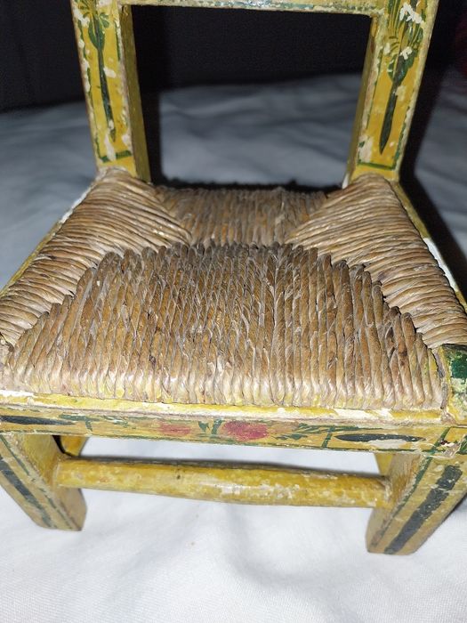 Cadeira Alentejana de brincar com mais de 80 anos .