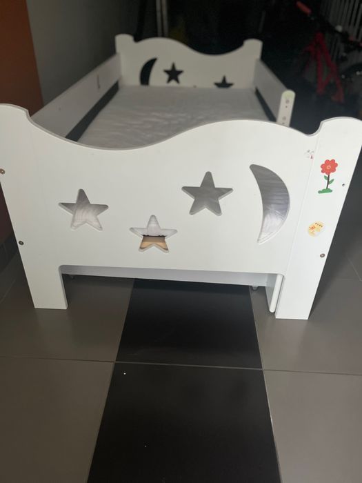 Łóżko Dziecięce Białe z Barierką i Pojemną Szufladą + Materac GRATIS!