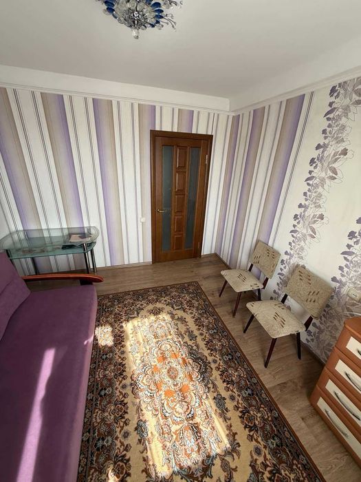 Продам 3-кімнатну квартиру Космос