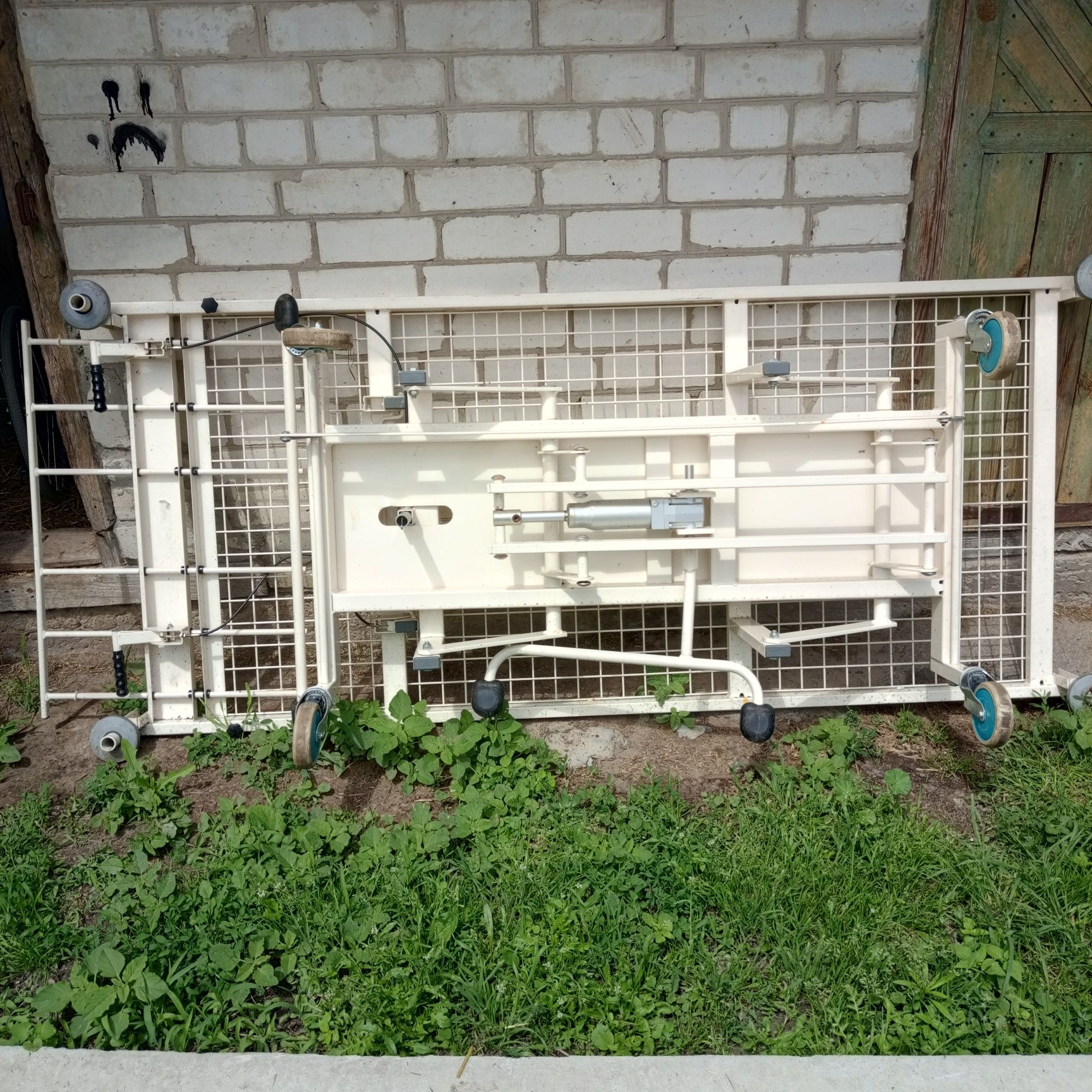 Ліжко лікарняне механічне
