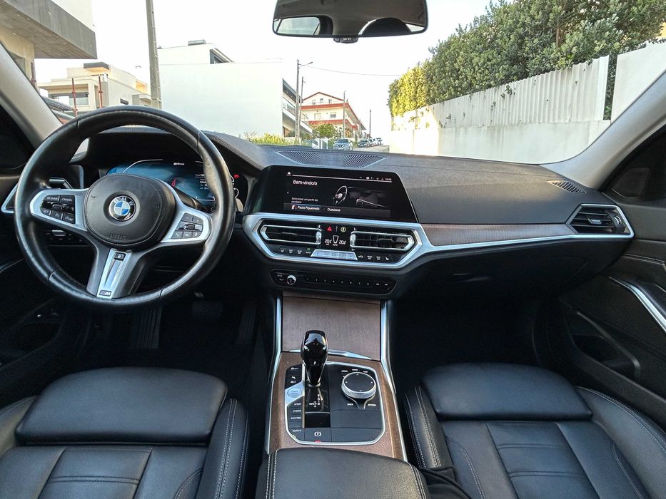 BMW 330e Touring Luxury Line Auto