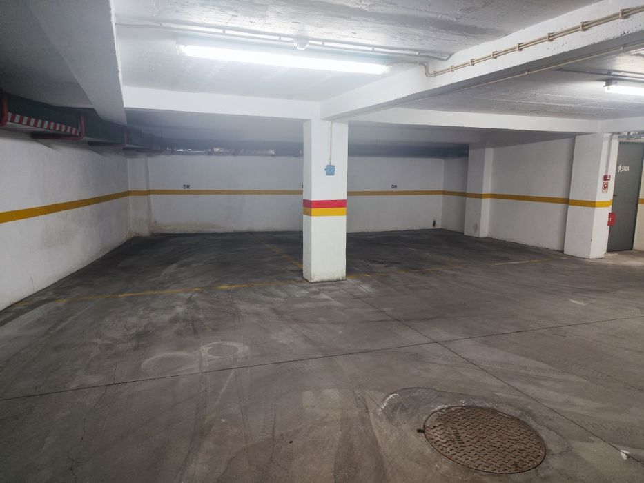 Garagem fechada em condomínio