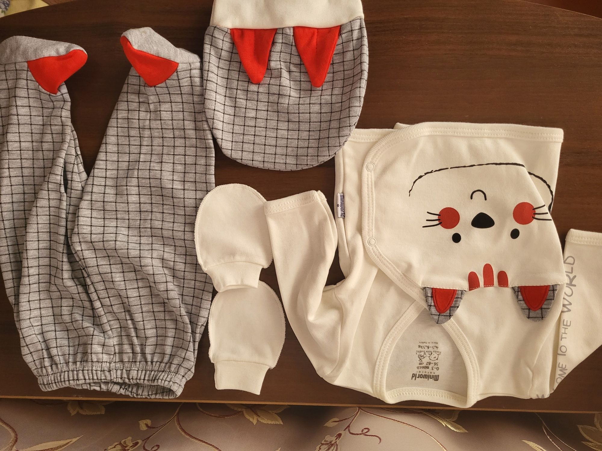 Одяг для малюка комплект від 0 до 3 місяців