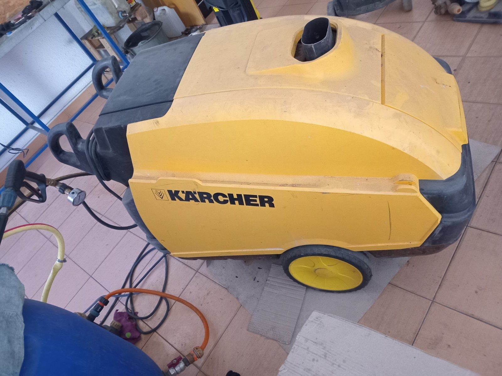 Продаётся Аппарат высокого давления Karcher HDS 695