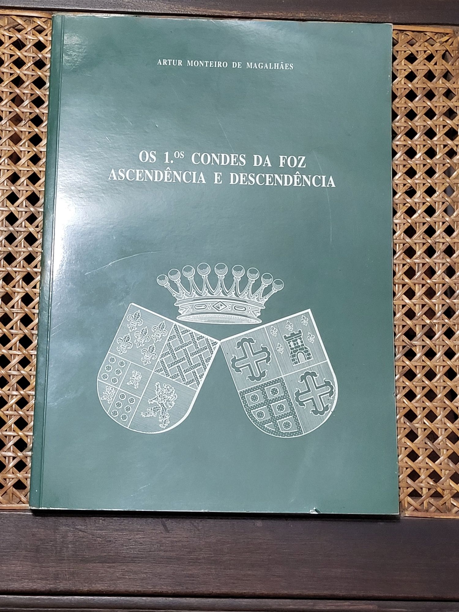 Livro de genealogia - Ascendência e Descendência - 1.os Condes da Foz